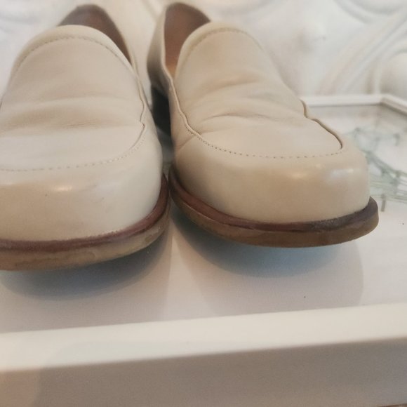 Rockport Cream Leather Loafers. Great Condition. Size 7.5 - Picture 12 of 15